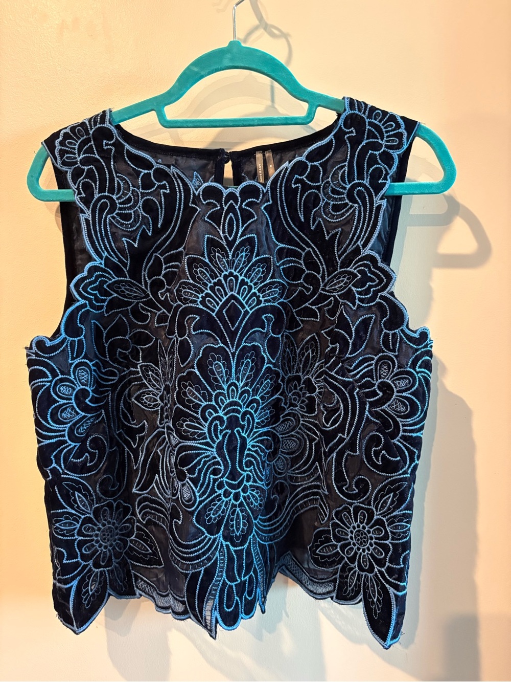 Anthropologie Lainie sleeveless velvet lace cutwork blouse - Picture 2 of 6